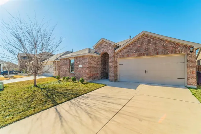 $325,000 | 3929 Dickinson Avenue, Aubrey, TX 76227