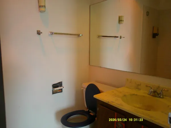 $77,999 | 5 East Carriageway Drive, Unit 210, Hazel Crest, IL 60429