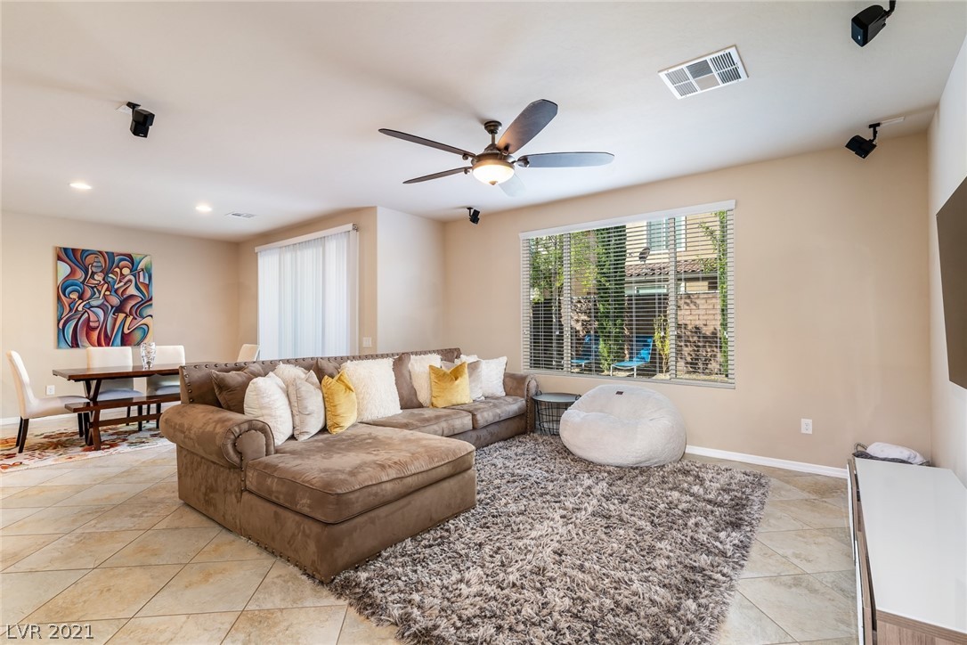 10941 Great Sioux Road Las Vegas, NV 89179 - Photo 4 of 25