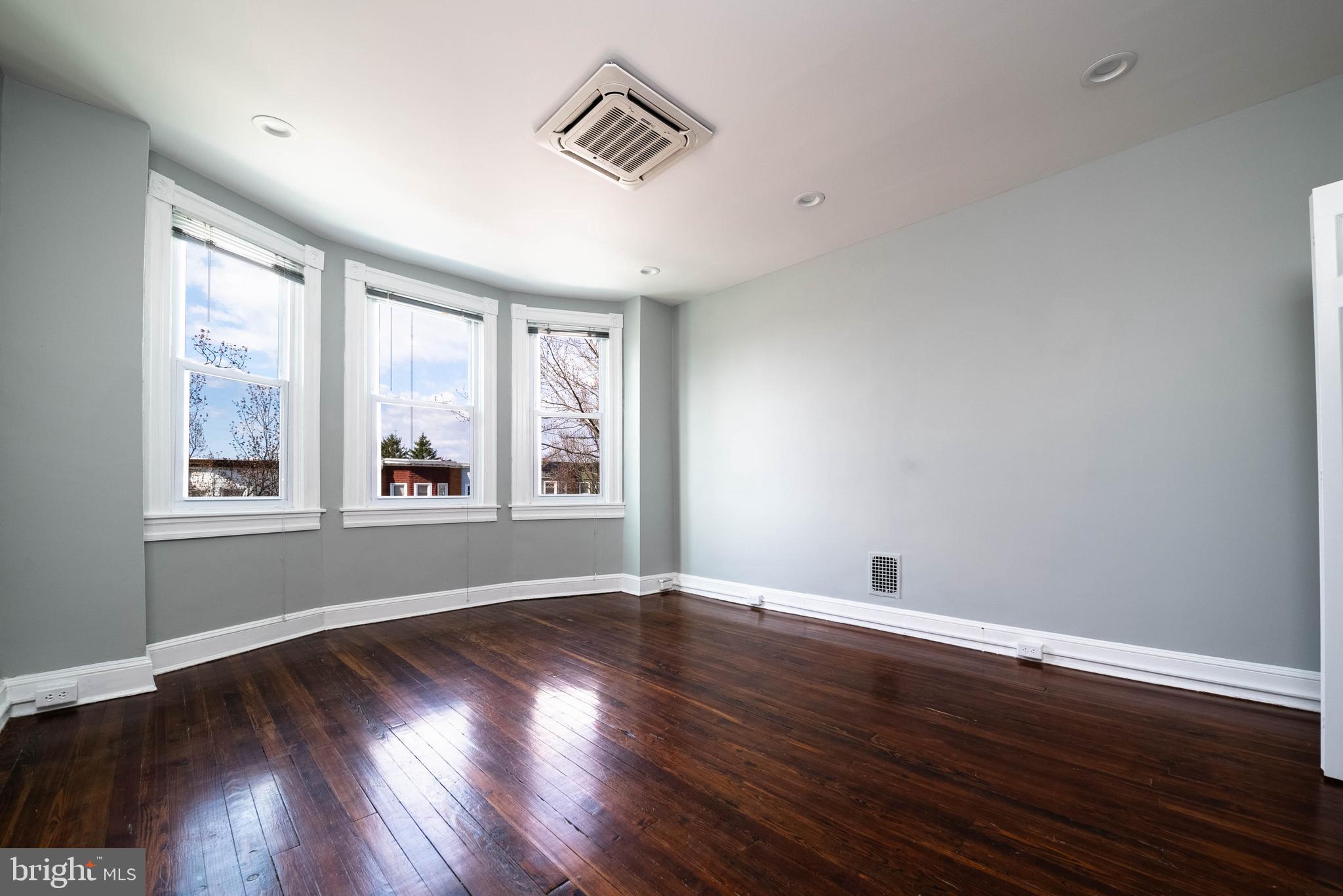 4119 Falls Road Baltimore, MD 21211 - Photo 6 of 14 Bedroom 1