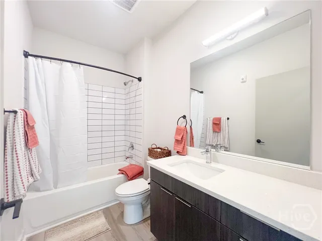 $1,800 | 240 Martha Drive, Unit 220, Athens, GA 30606