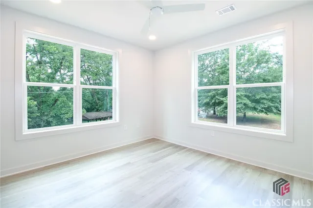 $1,800 | 240 Martha Drive, Unit 220, Athens, GA 30606