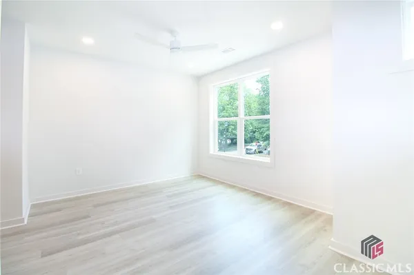 $1,800 | 240 Martha Drive, Unit 140, Athens, GA 30606