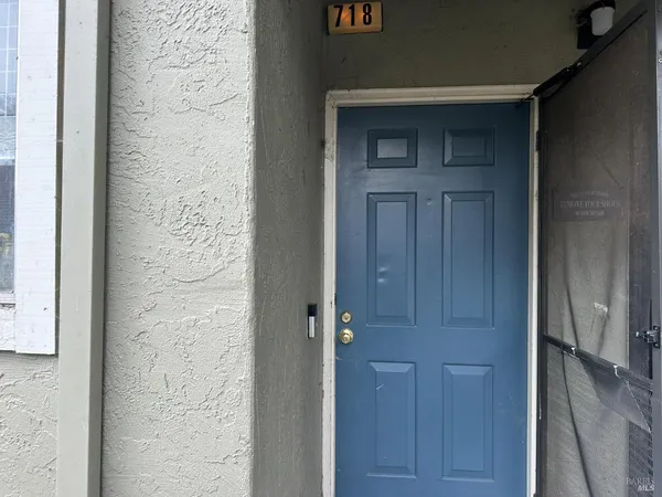 $370,000 | 718 Santa Alicia Drive, Rohnert Park, CA 94928