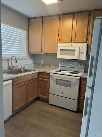 $370,000 | 718 Santa Alicia Drive, Rohnert Park, CA 94928