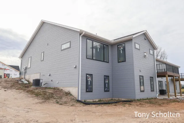 $512,500 | 5151 Blendon Mdw Circle, Unit 29, Hudsonville, MI 49426