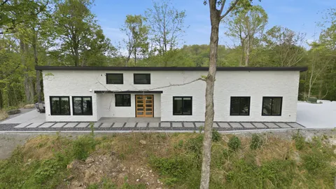 $1,300,000 | 668 Seaton Drive, Smithville, TN 37166