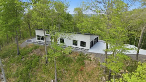 $1,300,000 | 668 Seaton Drive, Smithville, TN 37166