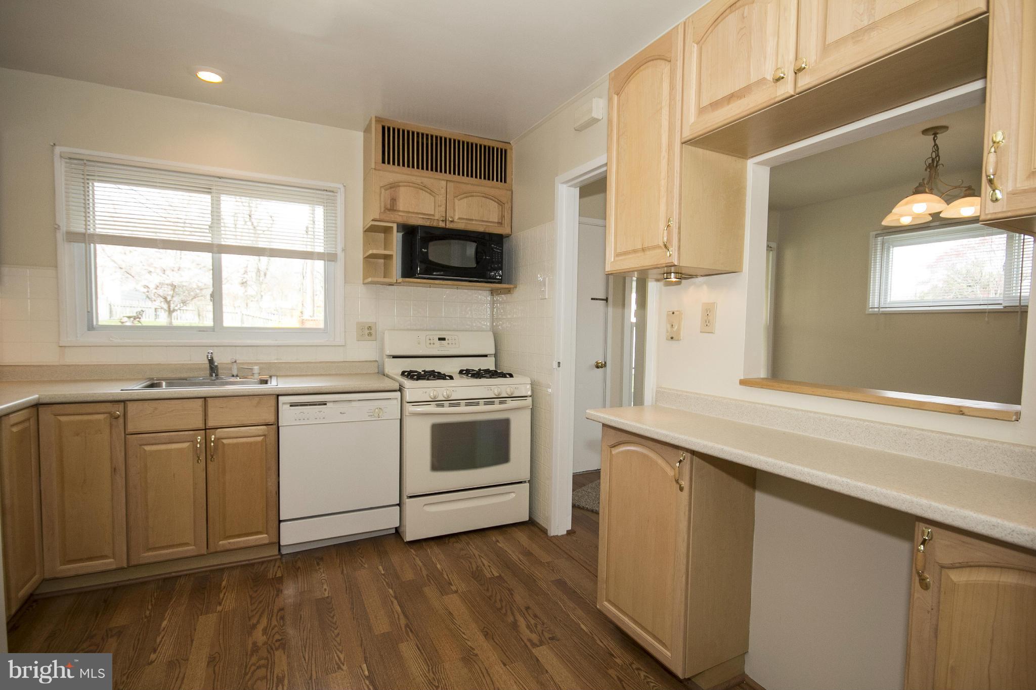 Breakfast Bar/Additional Counters