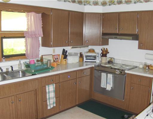 1303 Cross Creek Road Burgettstown, PA 15021 - Photo 3 of 10 Kitchen.