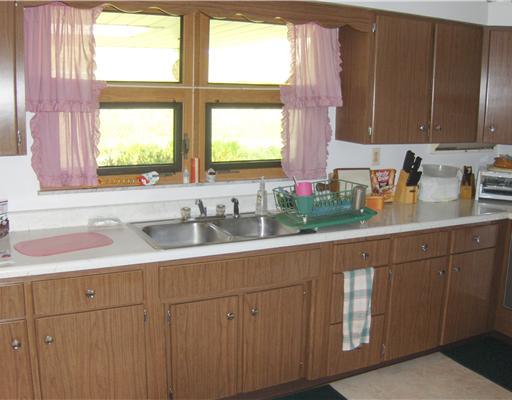 1303 Cross Creek Road Burgettstown, PA 15021 - Photo 4 of 10 Kitchen.