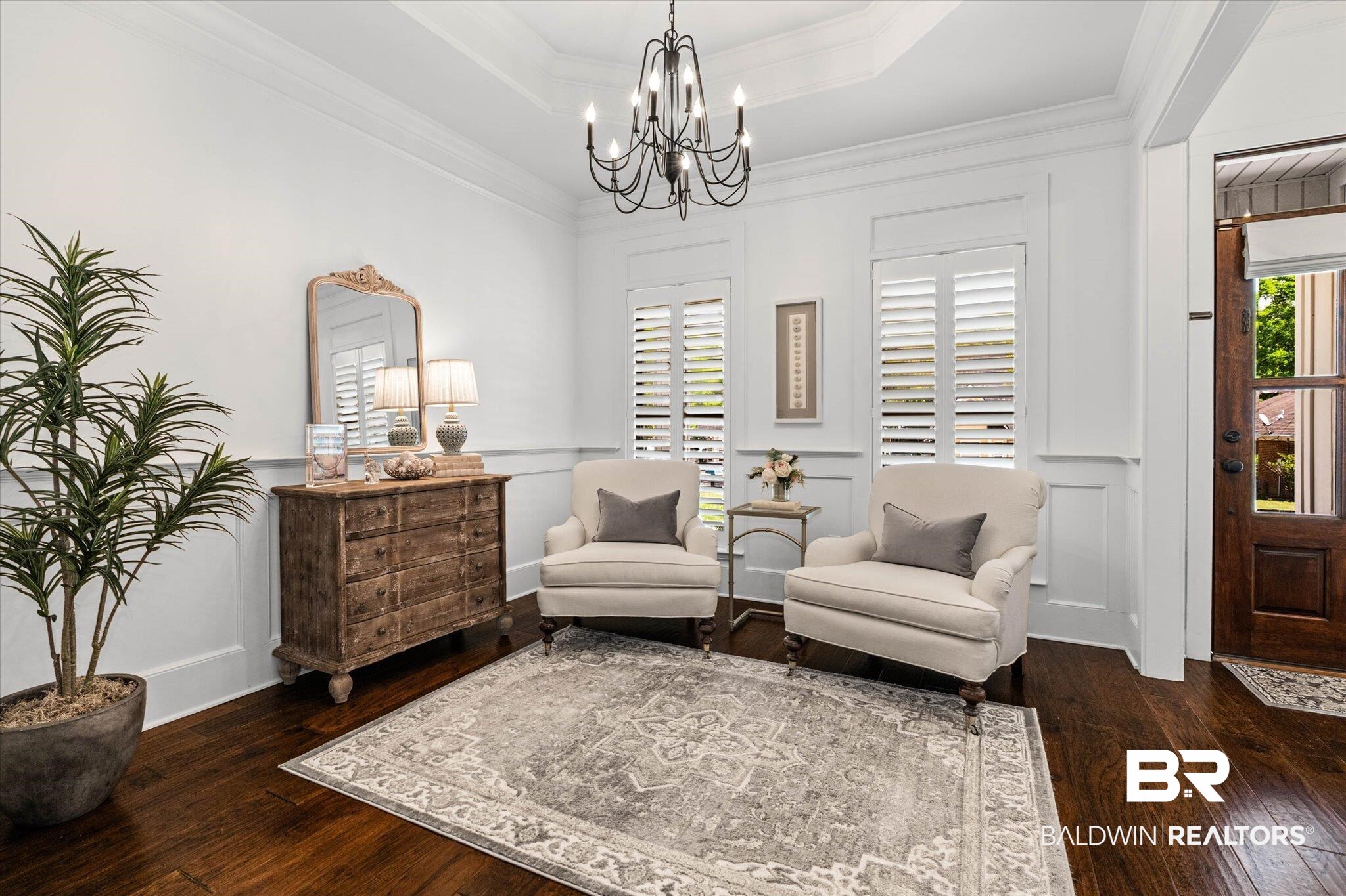1052 Linlen Avenue Mobile, AL 36609 - Photo 5 of 22 Dining Room/Sitting Room