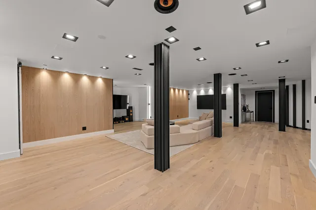 $2,195,000 | 37W993 Heritage Oaks Drive, St. Charles, IL 60175