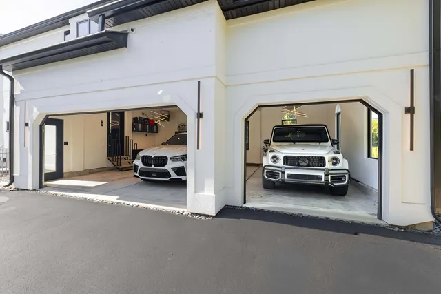 $2,195,000 | 37W993 Heritage Oaks Drive, St. Charles, IL 60175