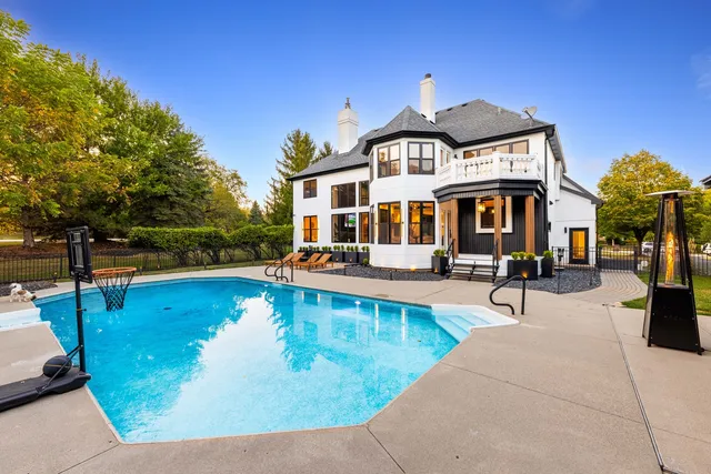 $2,195,000 | 37W993 Heritage Oaks Drive, St. Charles, IL 60175