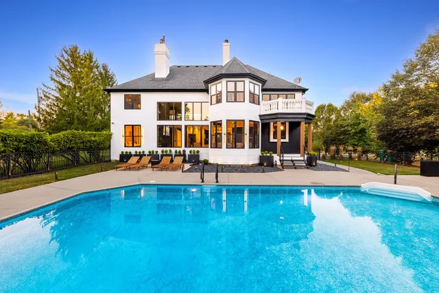 $2,195,000 | 37W993 Heritage Oaks Drive, St. Charles, IL 60175