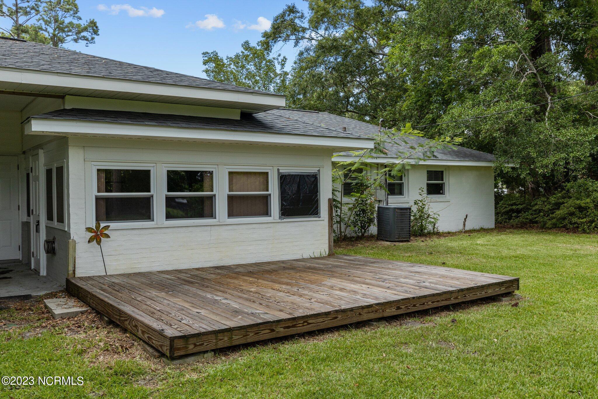 4303 Country Club Road Morehead City, NC 28557 - Photo 40 of 46