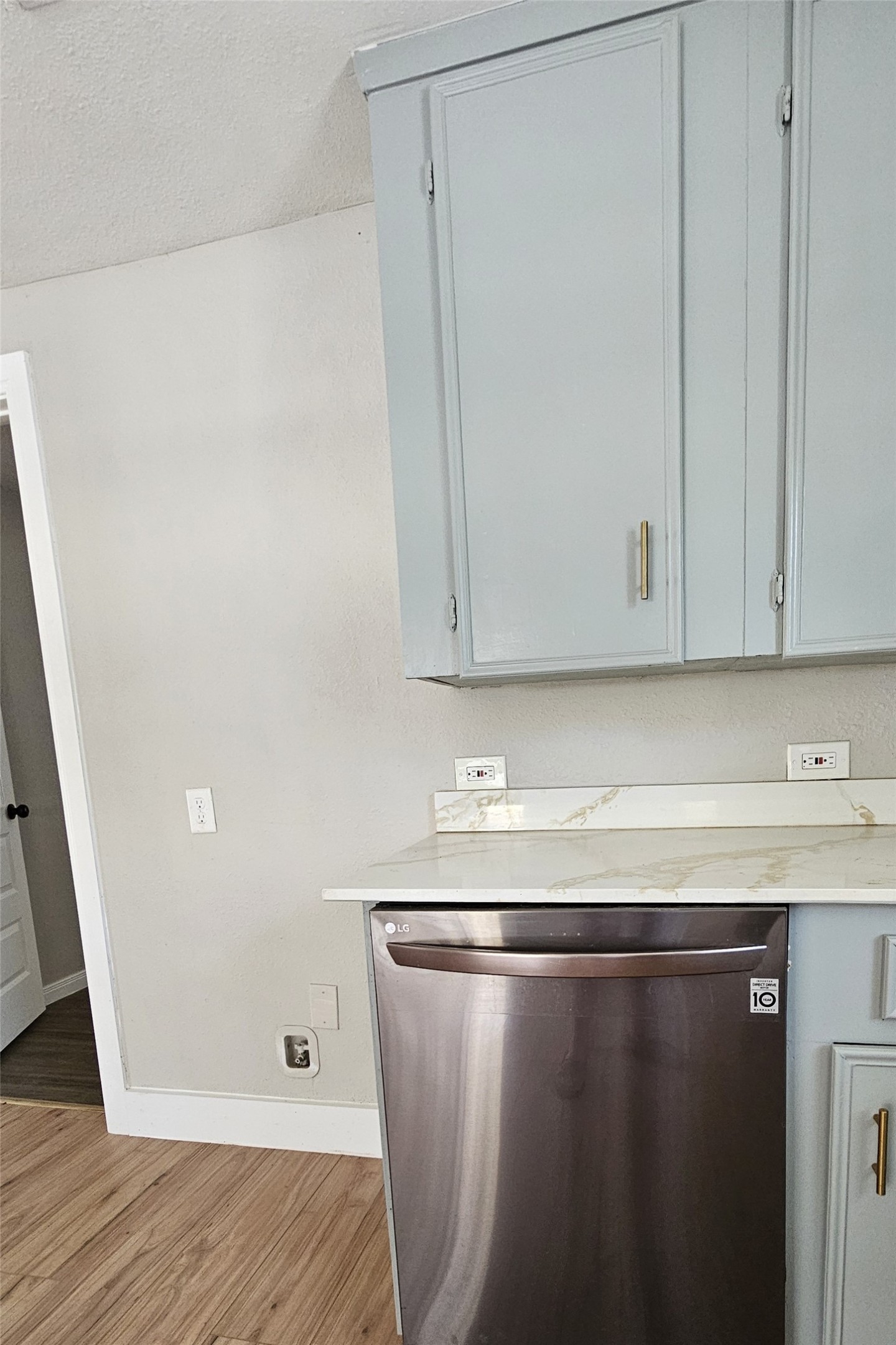 2415 Perry Street Baytown, TX 77521 - Photo 7 of 23 Water connection for a refrigerator with ice maker and/or filtered water dispenser.