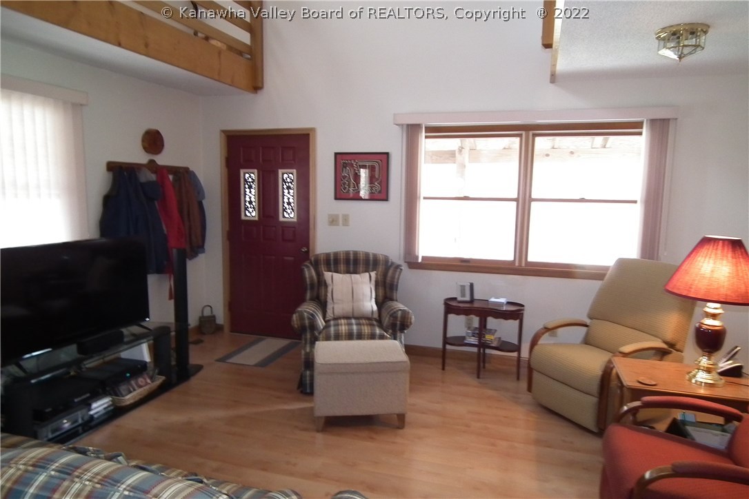 896 Narrow Branch Road Elkview, WV 25071 - Photo 5 of 17 Gallery Image 5