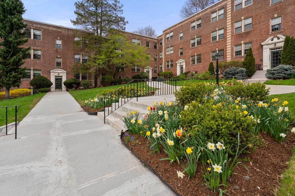1500 Beacon Street, Unit 4 Brookline, MA 02446 - Photo 2 of 10