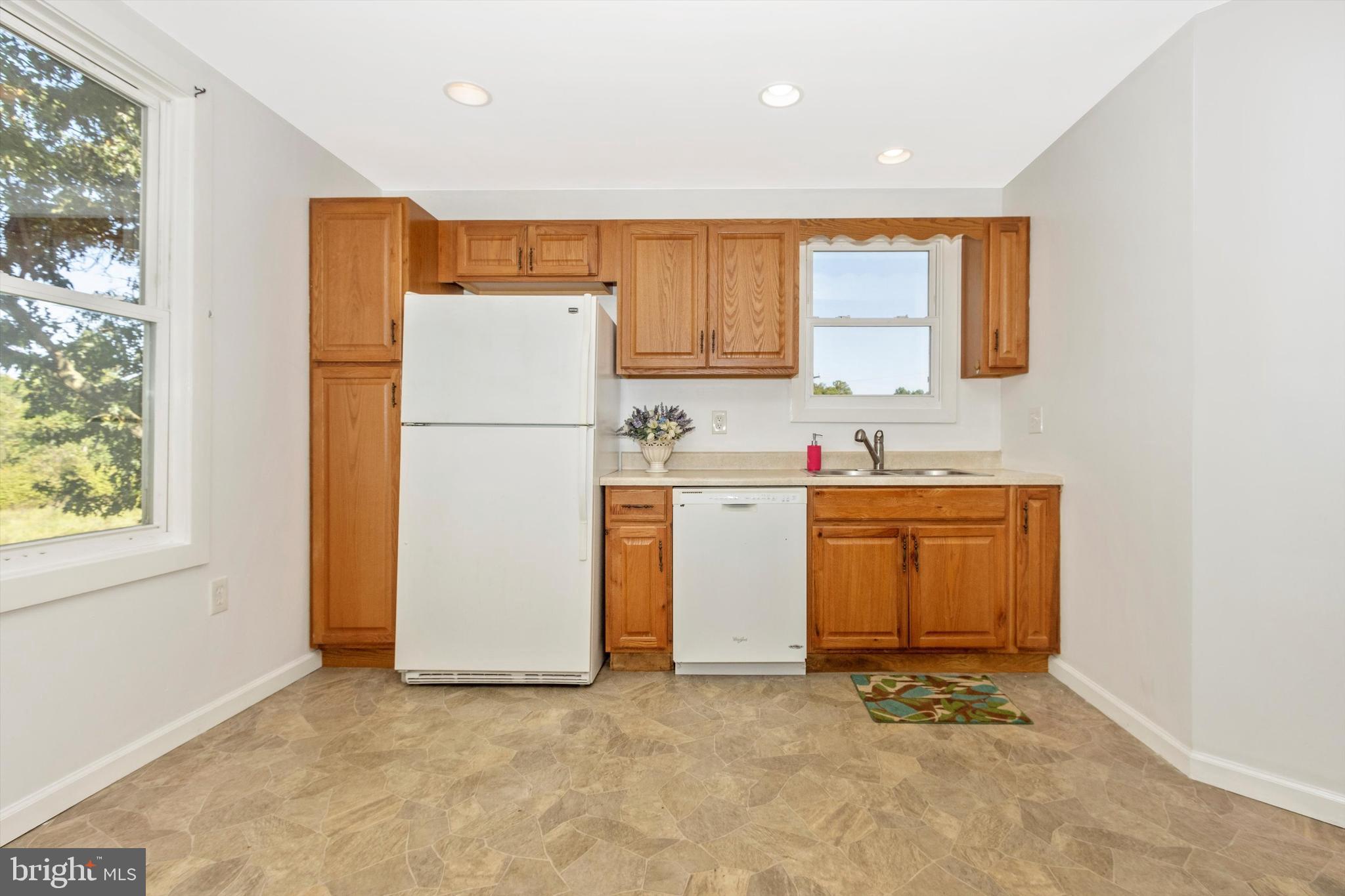 13634 Glissans Mill Road Mount Airy, MD 21771 - Photo 11 of 49 Kitchen