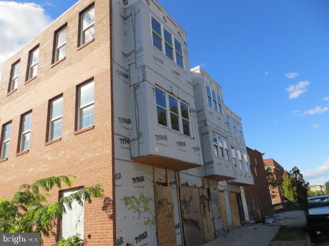 456 Pitman Place Baltimore, MD 21202 - Photo 2 of 3 Greenmount side commercial