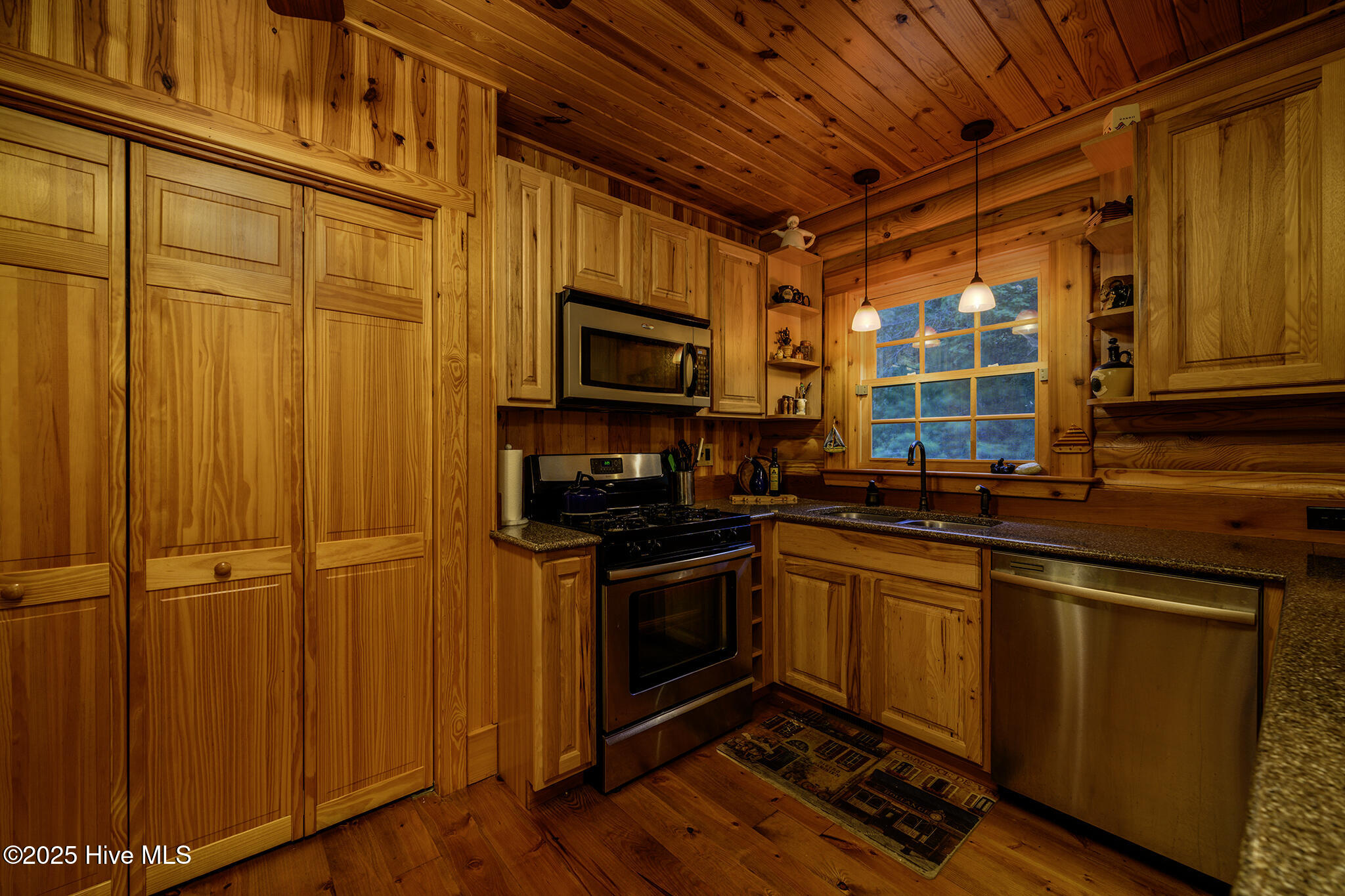 740 Log Cabin Road Arapahoe, NC 28510 - Photo 23 of 69 Kitchen