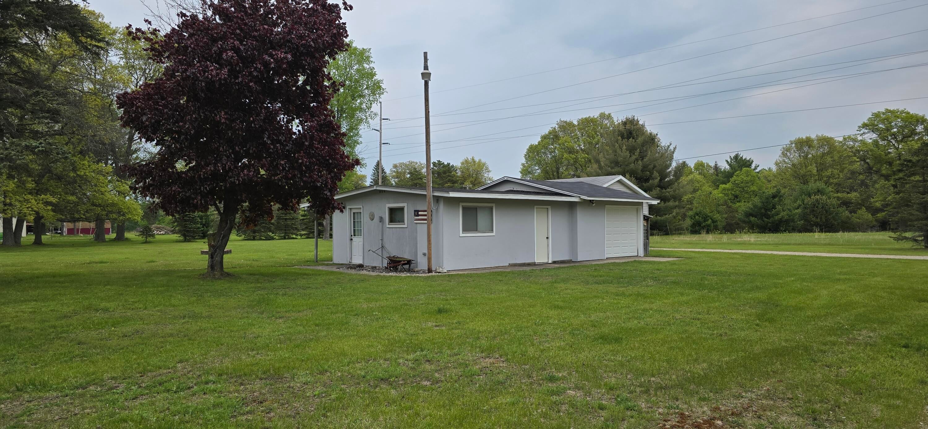 11241 South Grayling Road Roscommon, MI 48653 - Photo 3 of 45 20250530_122838