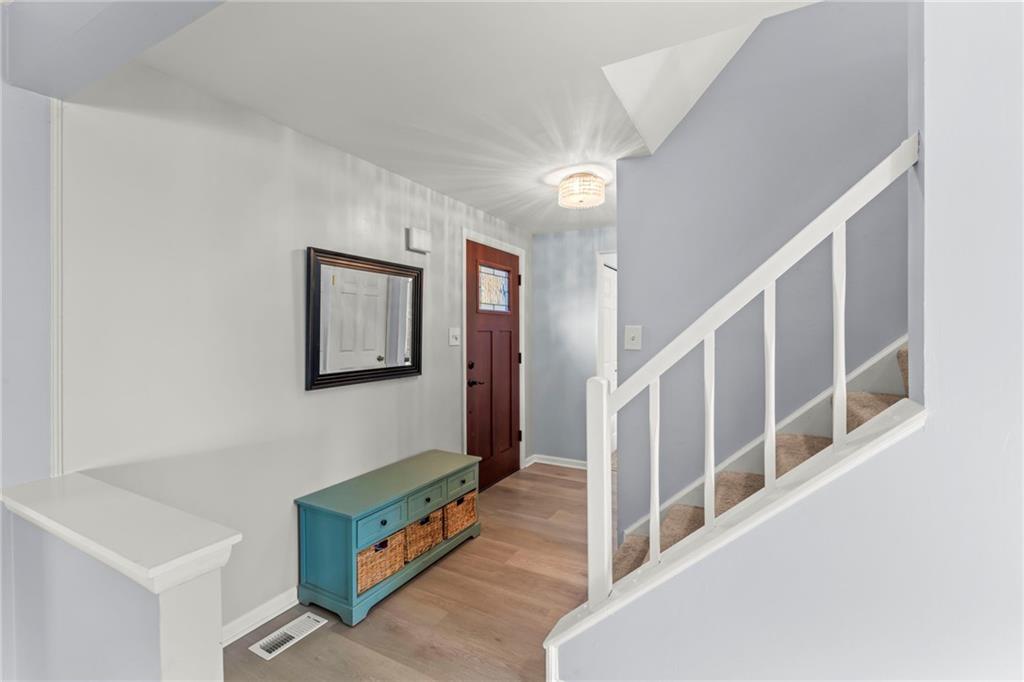 1256 Manor Drive Pittsburgh, PA 15241 - Photo 2 of 35 a living room with windows