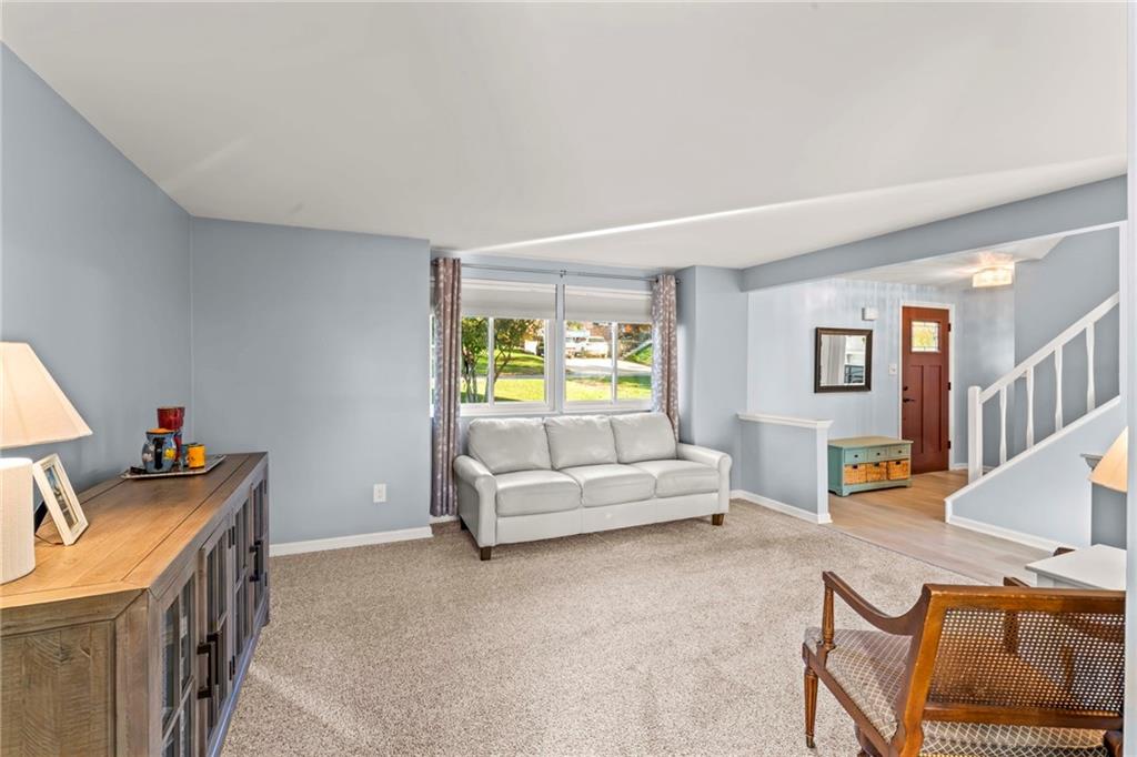 1256 Manor Drive Pittsburgh, PA 15241 - Photo 4 of 35 a living room with furniture and a window