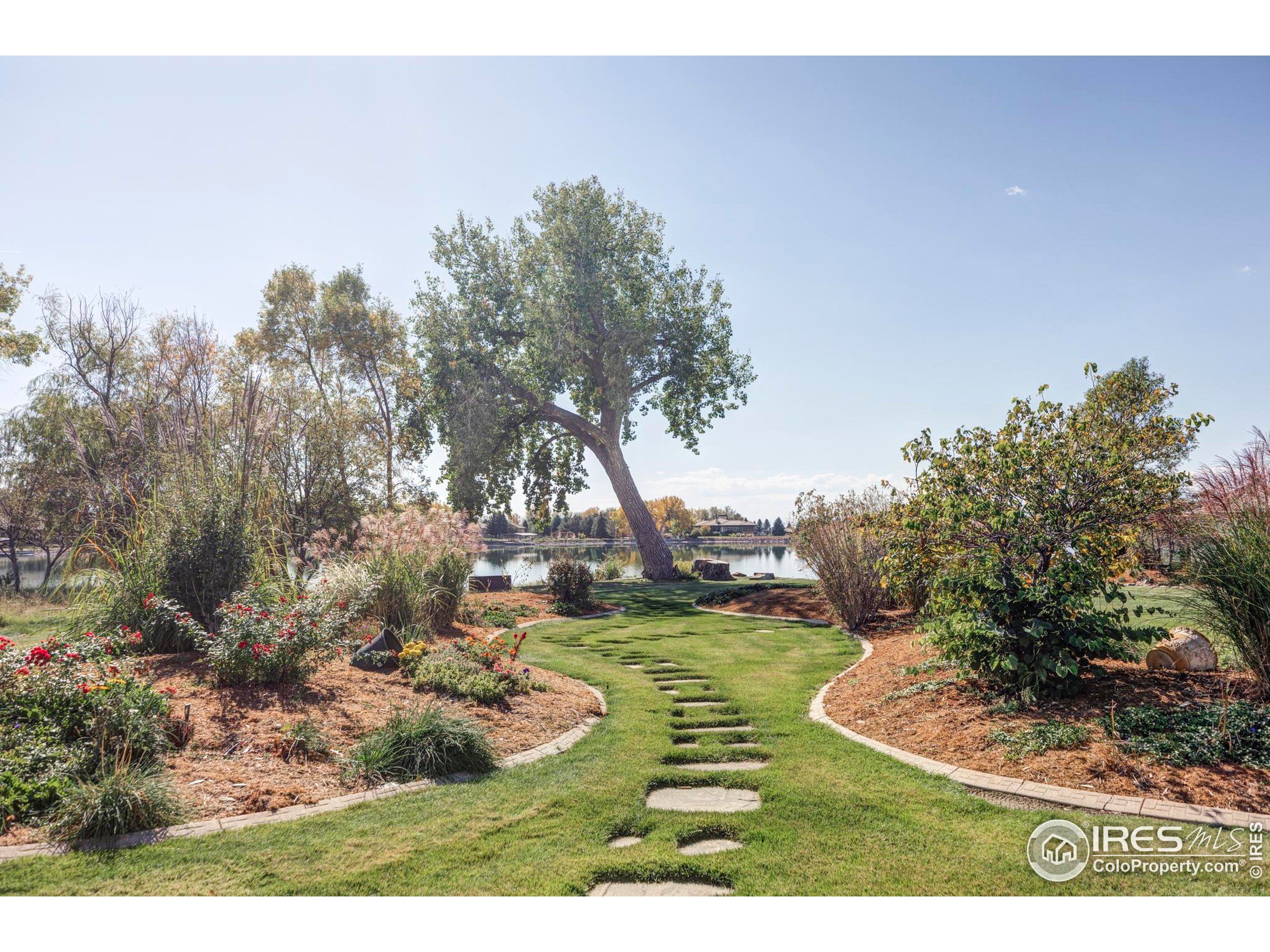 9402 Crystal Lane Longmont, CO 80503 - Photo 30 of 32 a view of a backyard