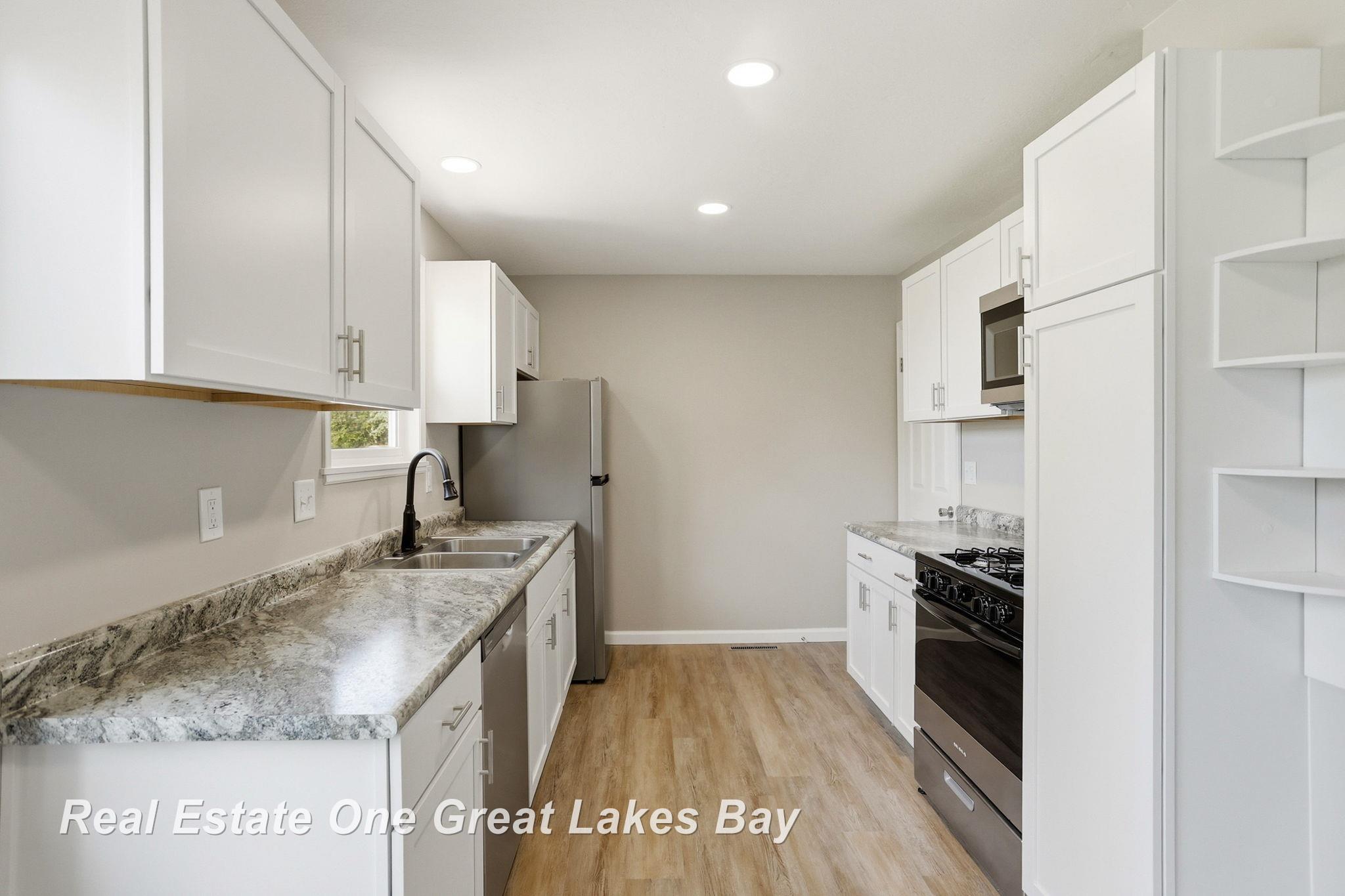 1813 Van Geisen Road Caro, MI 48723 - Photo 15 of 38