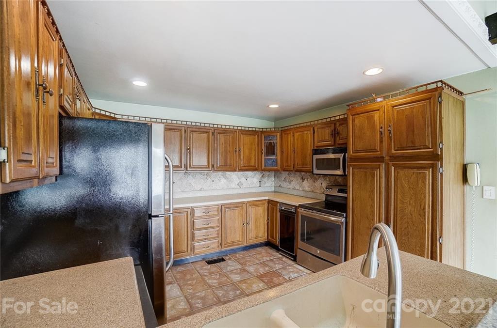 1885 Voyager Road York, SC 29745 - Photo 11 of 38 Gallery Image 11