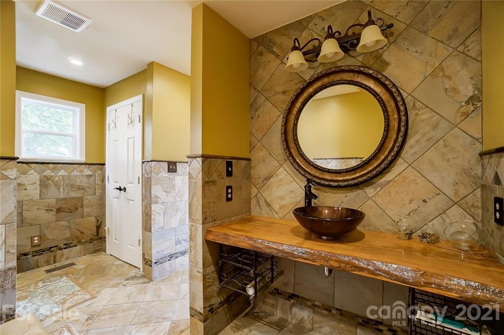 1885 Voyager Road York, SC 29745 - Photo 15 of 38 Gallery Image 15