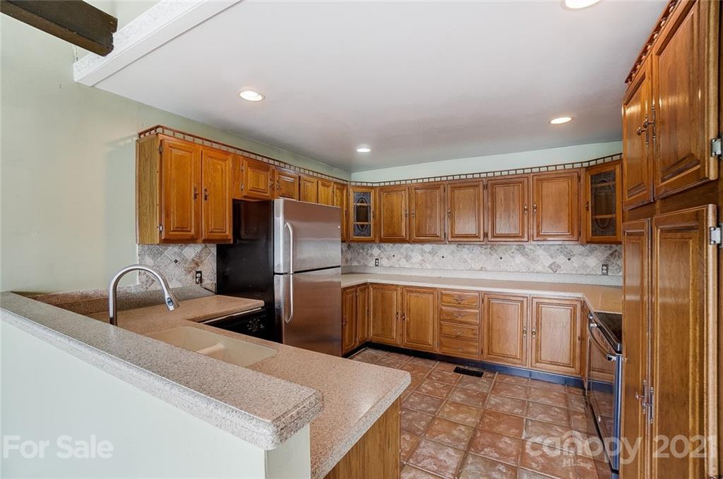 1885 Voyager Road York, SC 29745 - Photo 10 of 38 Gallery Image 10