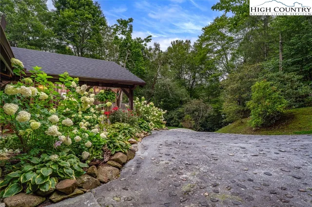 $699,000 | 164 Avery Co High School Road, Unit LOG #1, Newland, NC 28657