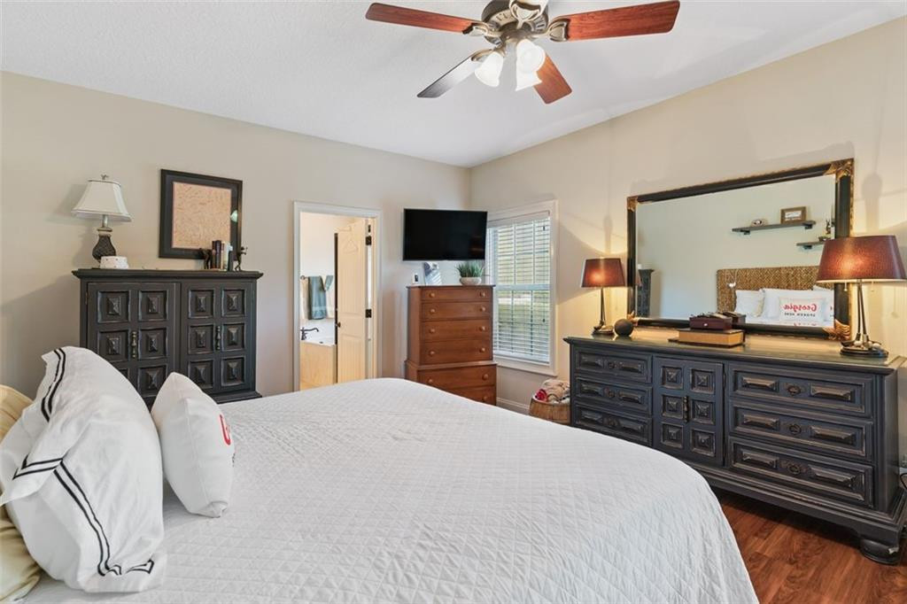 152 Villa Road Brunswick, GA 31525 - Photo 18 of 37 Master Bedroon