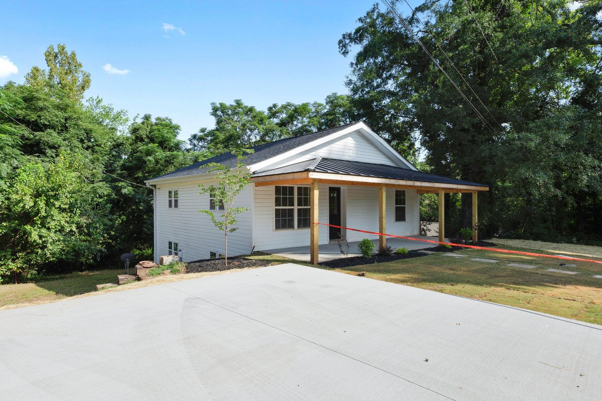 411 Brock Street Inman, SC 29349 - Photo 2 of 25