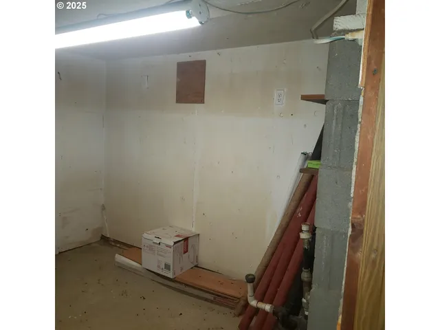 $429,000 | 9247 Highway 126, Mapleton, OR 97453