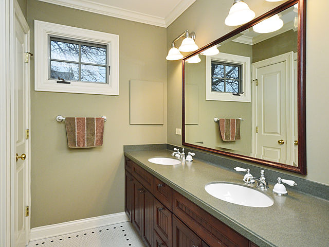 812 Lyster Road Highwood, IL 60040 - Photo 20 of 25