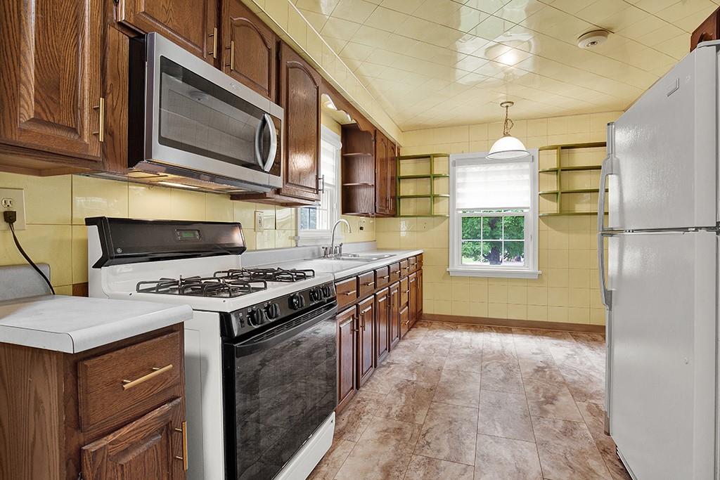 158 Stone Quarry Road Monaca, PA 15061 - Photo 5 of 27 Gallery Image 5