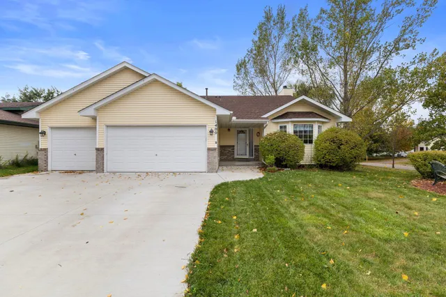 $355,000 | 1400 4th Street Northeast, Buffalo, MN 55313