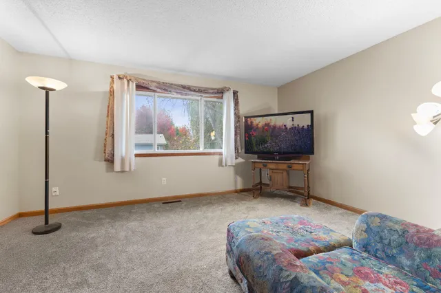 $355,000 | 1400 4th Street Northeast, Buffalo, MN 55313