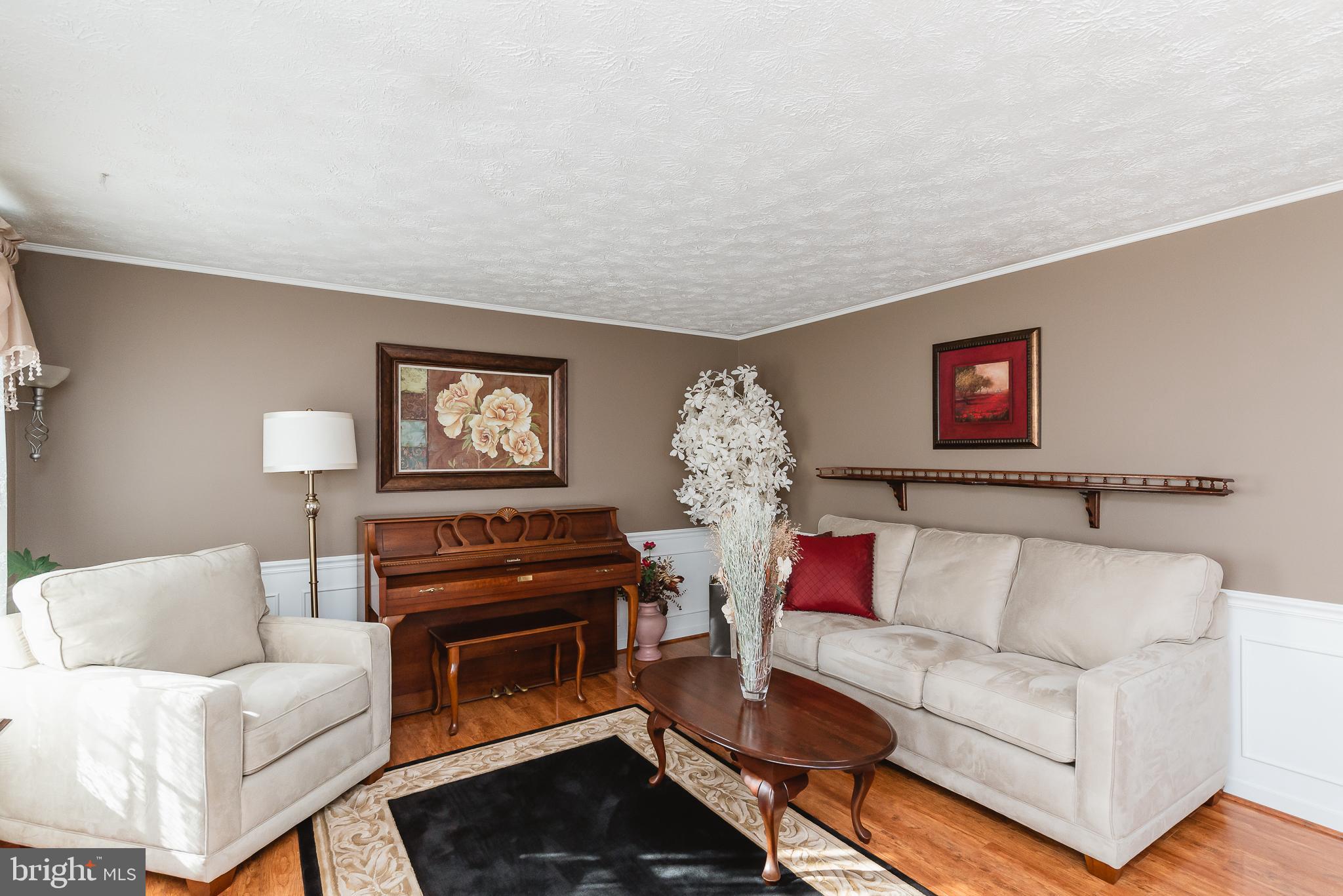 3509 Blue Coat Road Baltimore, MD 21236 - Photo 9 of 52 Living Room