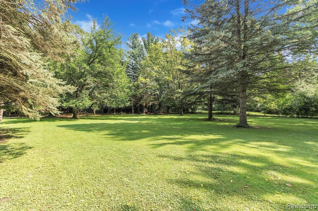 28366 Rollcrest Road Farmington Hills, MI 48334 - Photo 41 of 53