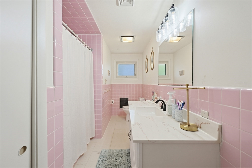 7 Miscoe Road Worcester, MA 01604 - Photo 27 of 42