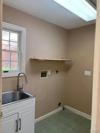 $335,000 | 3 Pine Hollow Court, Edwardsville, IL 62025