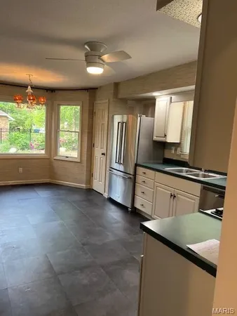 $335,000 | 3 Pine Hollow Court, Edwardsville, IL 62025