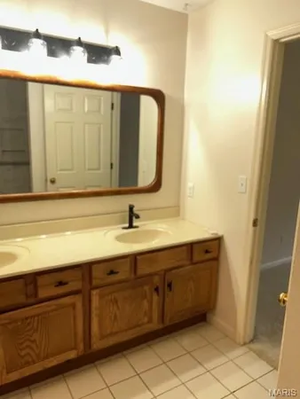 $335,000 | 3 Pine Hollow Court, Edwardsville, IL 62025