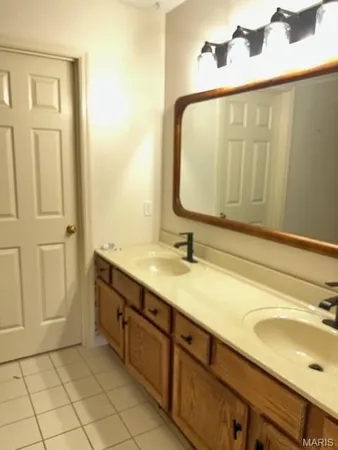 $335,000 | 3 Pine Hollow Court, Edwardsville, IL 62025